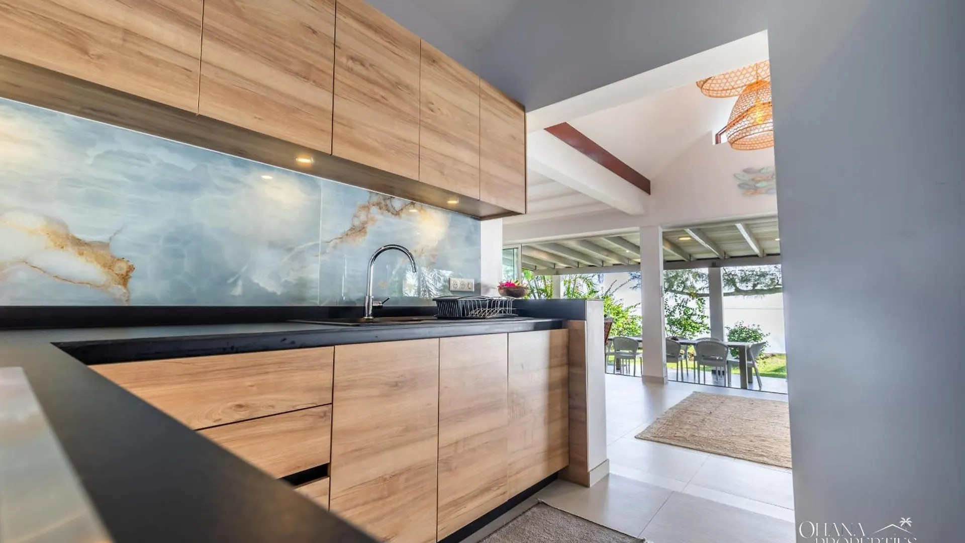 Villa Vanaki - Beautiful Beachfront Villa 4Br W Ac Moorea French Polynesia