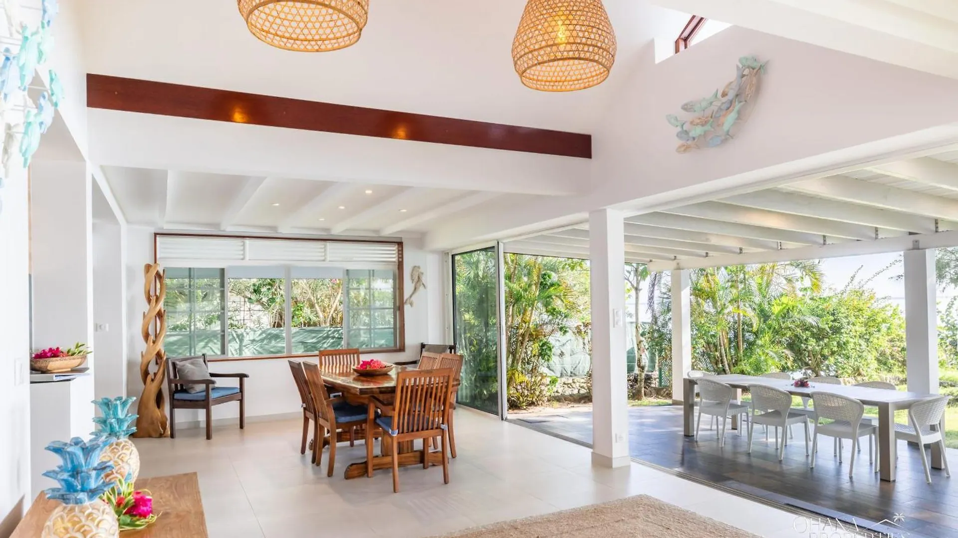 Villa Vanaki - Beautiful Beachfront Villa 4Br W Ac 무레아
