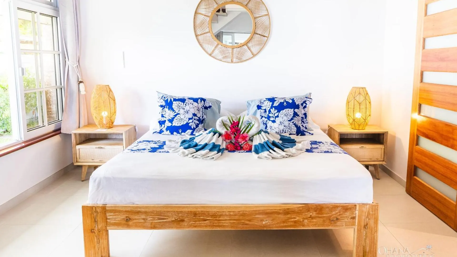 Villa Vanaki - Beautiful Beachfront Villa 4Br W Ac 무레아