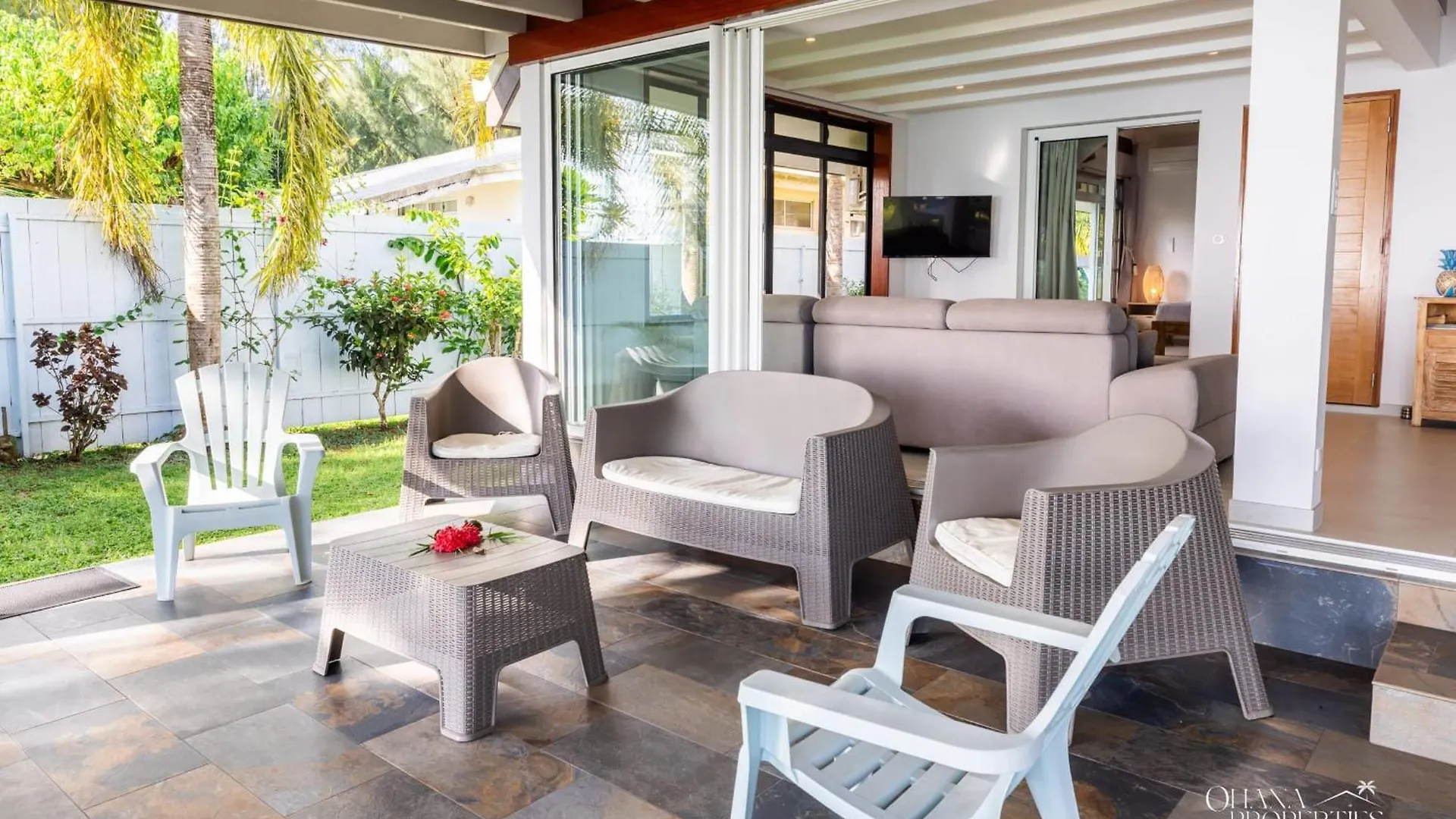 Villa Vanaki - Beautiful Beachfront Villa 4Br W Ac 무레아